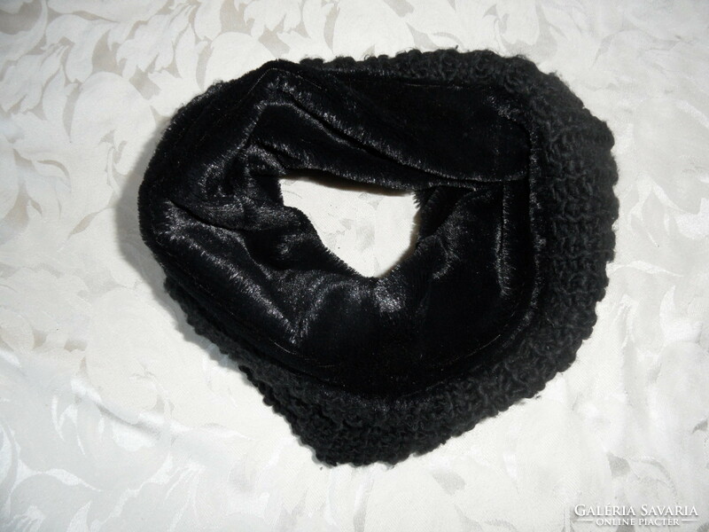 Black plush knitted tube scarf