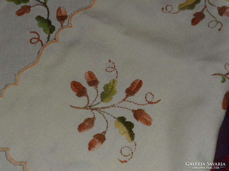 Hand-embroidered acorn tablecloth, runner