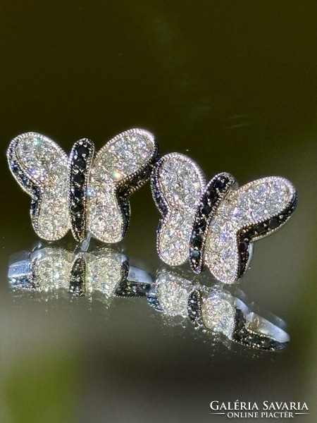 Pair of dazzling silver earrings