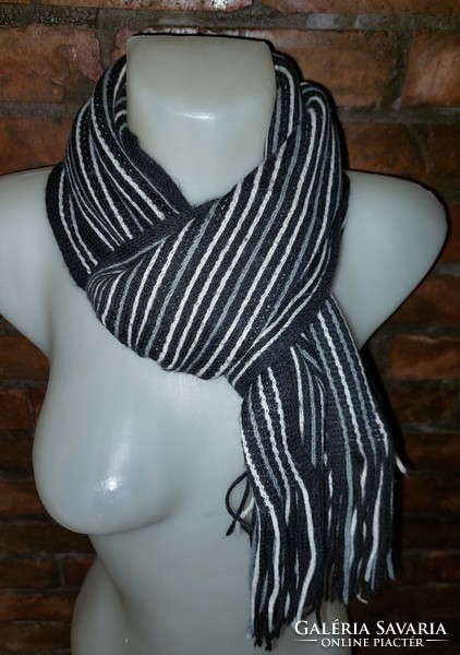 Knitted women's scarf 166x20cm