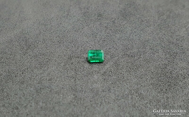 Brazilian emerald 0.39 Carat. With certification.