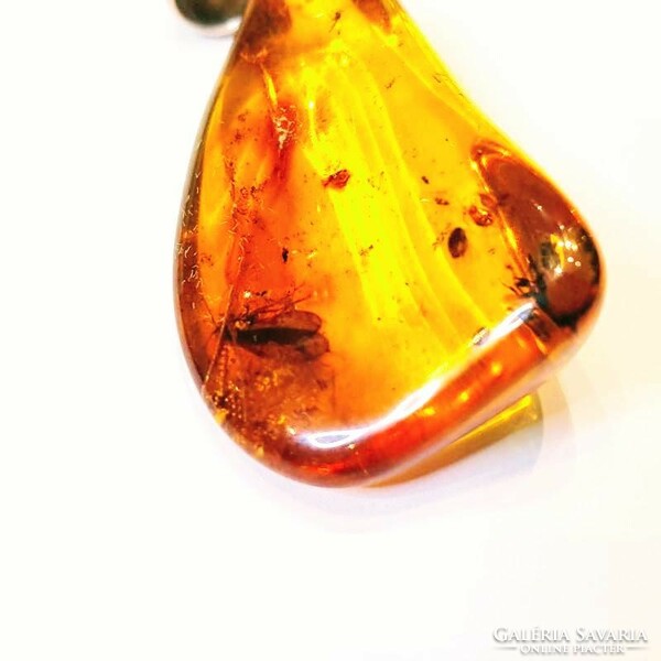 Pendant with amber veil butterfly 6.6 g