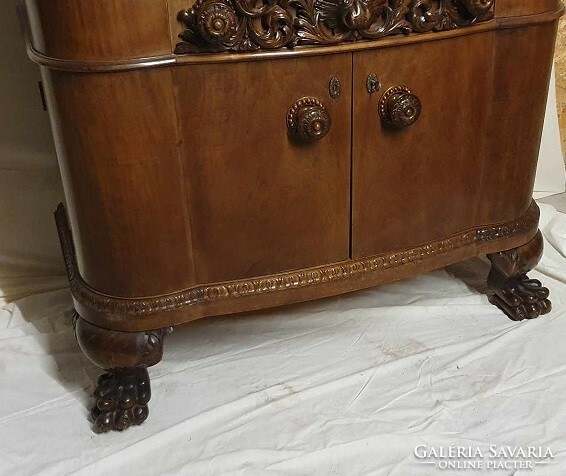 Very old antique lion's foot chest of drawers!
