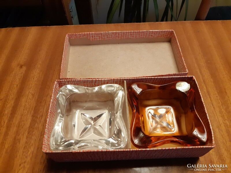 Sklo union Czechoslovak glass ashtray pair in original box