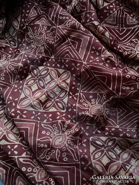 Hatalmas méretű, gyönyörű batikolt indonéz kézimunka 100% selyem- sál, kendő, stóla 170*88cm+ rojt