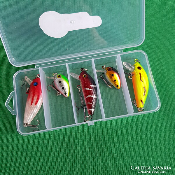 New 5-piece small wobbler fishing bait set in box - 26.