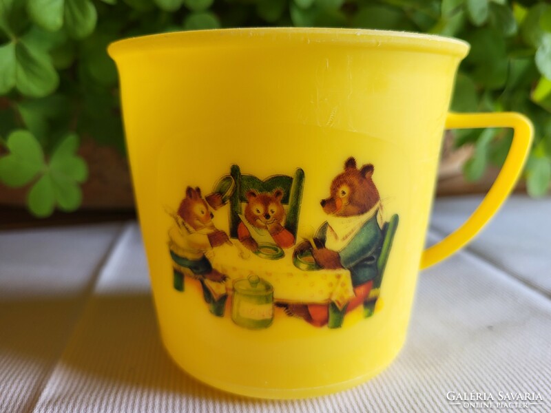 Retro teddy bear mug