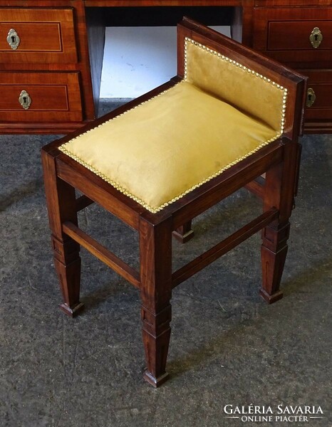 1Q135 antique braid dressing table, age around 1830-1850