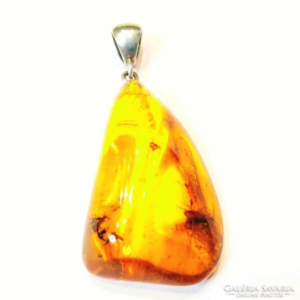 Pendant with amber veil butterfly 6.6 g