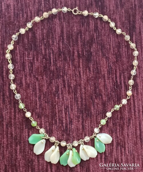 Retro necklace green and white