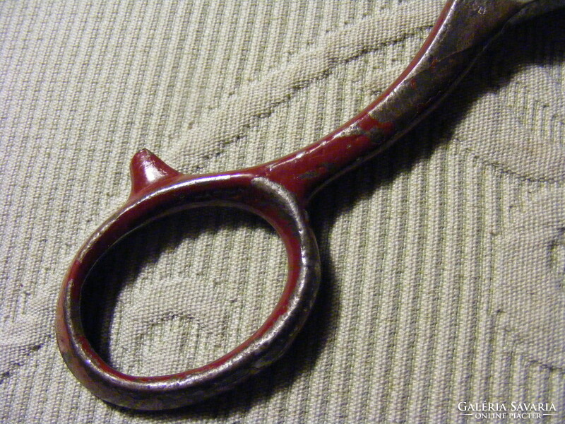 Old trusetal tailor's scissors