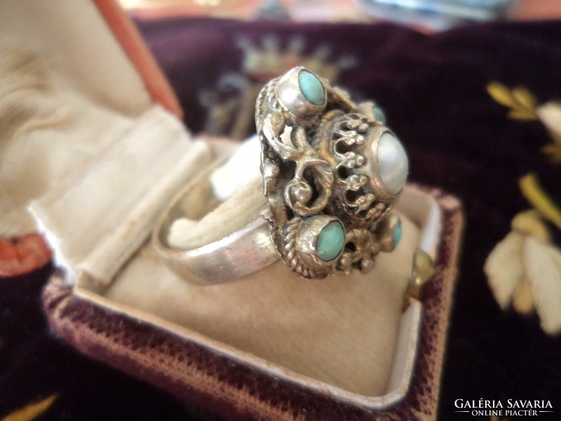 Antique goldsmith's ring_ decorated with turquoise - pearls 8.3 g in beautiful condition, large size