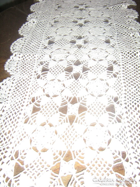 Beautiful snow white handmade crochet antique floral lace tablecloth
