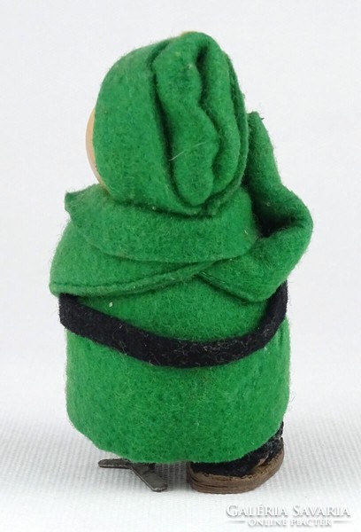 1Q308 Retro menetelő óraműves Svejk figura filc ruhában felhúzókulccsal 11 cm
