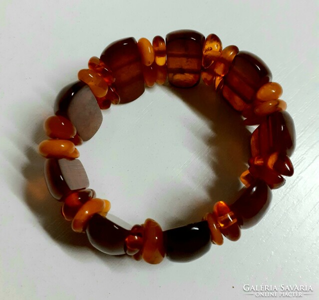 Retro genuine amber bracelet in preserved condition