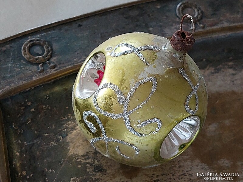 Régi üveg karácsonyfadísz behúzott gömb üvegdísz