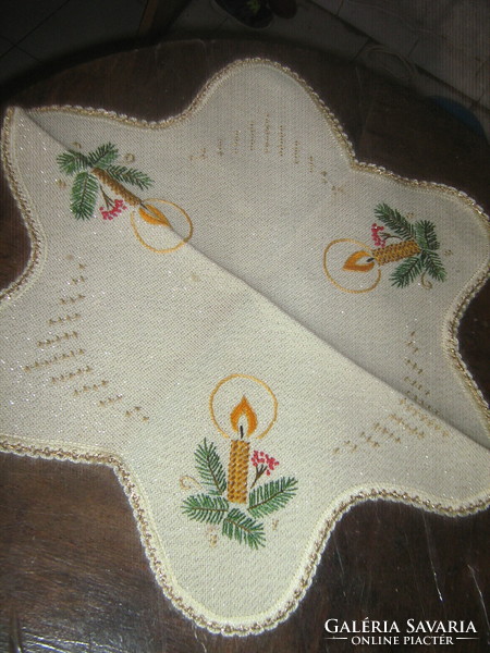 Beautiful Christmas golden lace edged star-shaped round corner hand-embroidered tablecloth
