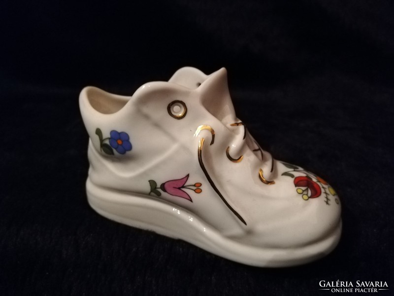 Kalocsai porcelain shoes