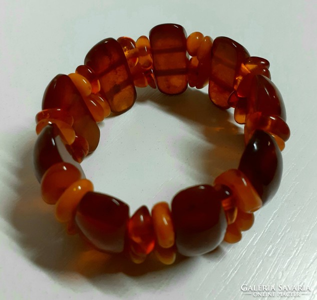 Retro genuine amber bracelet in preserved condition