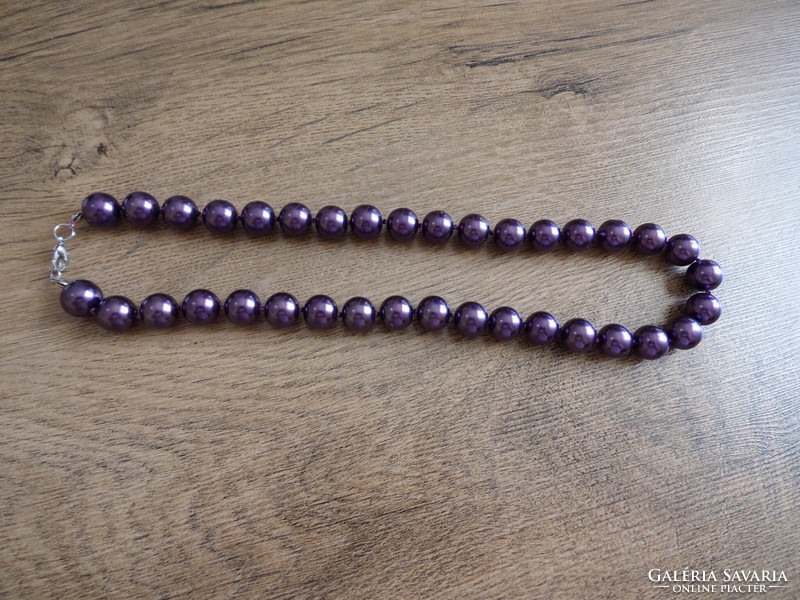 Beautiful aubergine purple pearl necklace