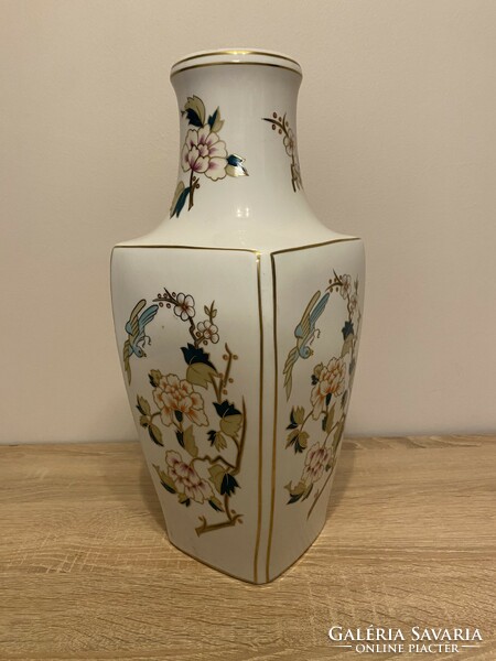 Raven house vase