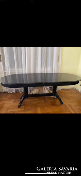 Beautiful, expandable wooden dining table for sale