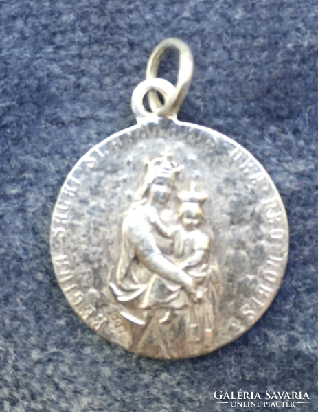 St. Regina 800 sterling silver small pendant