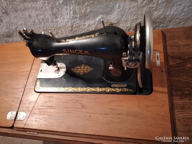 Állványos régi Singer varrógép Pécsett eladó