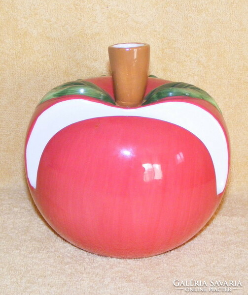 Apple-shaped napkin holder + maggot salt and pepper shaker