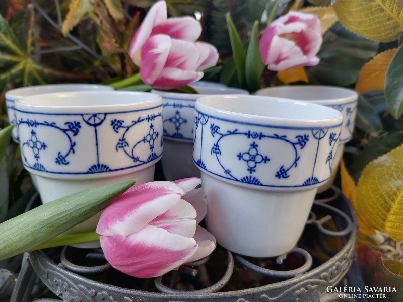 6 porcelain glasses with a blue pattern
