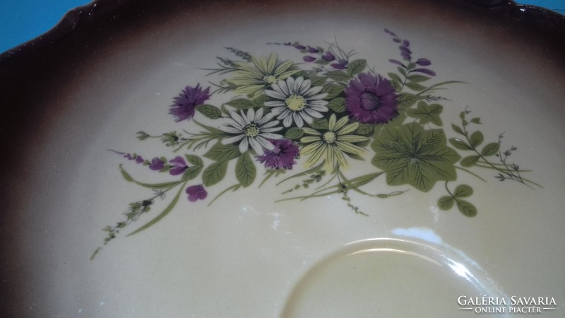 Very discounted!!! Two ceramic or porcelain plates in a special shape