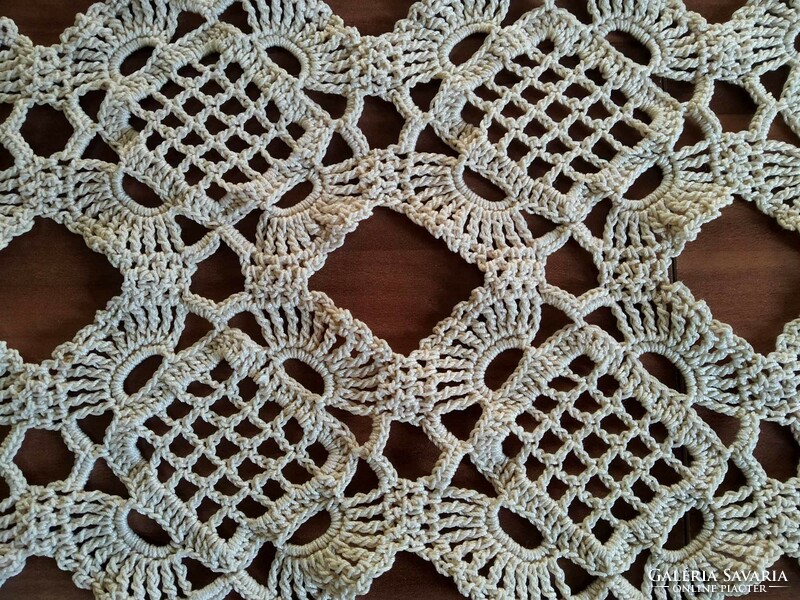 1 old very beautiful crocheted tablecloth, size: 52 cm x 52 cm
