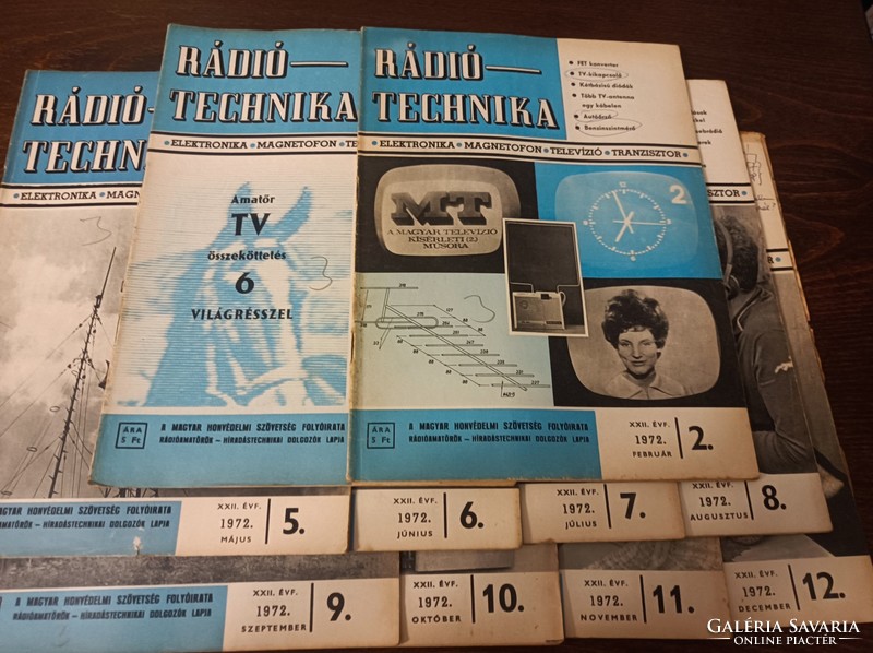 Ràdió technikai  A magyar honvèdelmi szövetség lapja  1972/10db/ könyv/ újság/ kèpregèny.