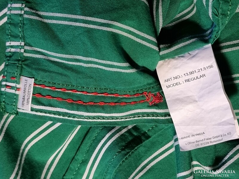 S.Oliver Zöld és fehér hosszanti csíkos lekerekített aljú divatos hosszú ujjú férfi ing.