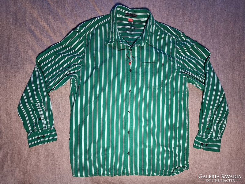 S.Oliver green and white longitudinal stripe rounded bottom fashionable long sleeve men's shirt.