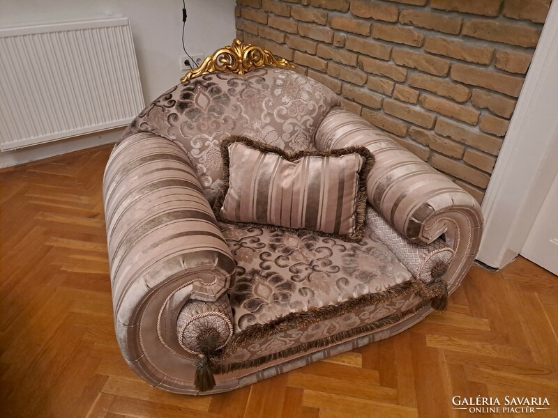 Flawless original Italian luxury sofa set, redesigned in baroque style