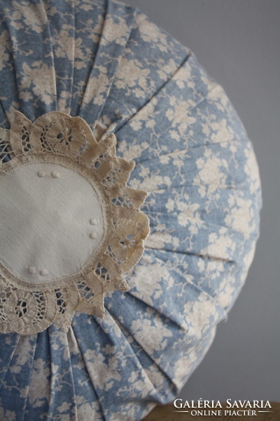 Floral-patterned rosy country blue round cushions - they are beautiful