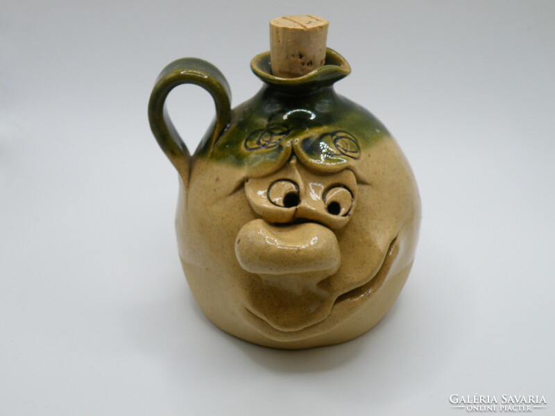 UK00123  CSÚNYASÁG     Ugly Pottery Wales festett kerámia flaska