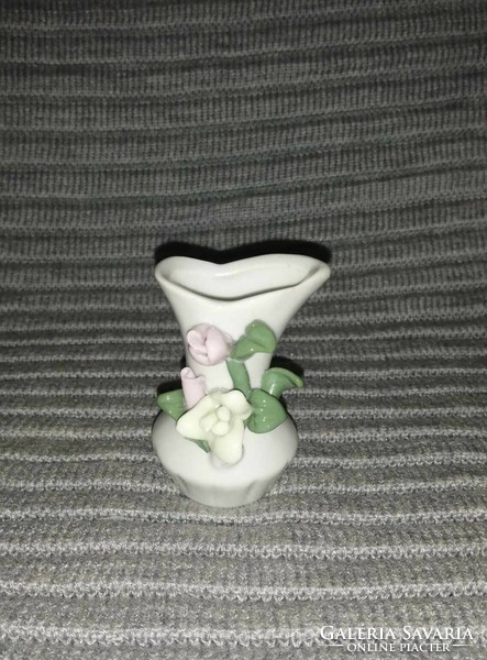 Pici porcelán váza 7 cm (1)