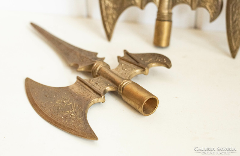 Old swords - halberd heads - spears for decoration - hunter / armory