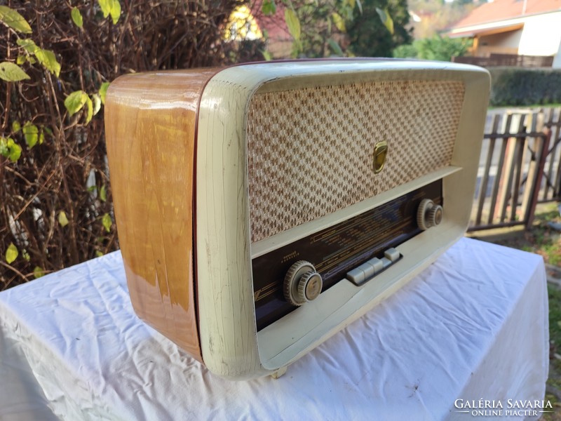 Hunting cartridge factory ed 55 old radio
