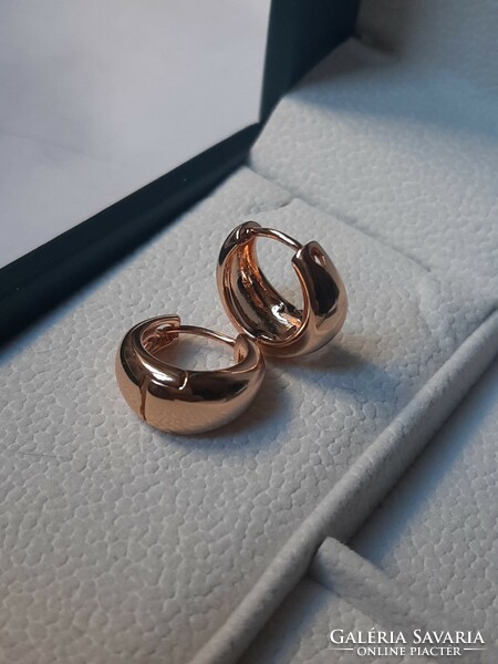 Rose gold hoop earrings