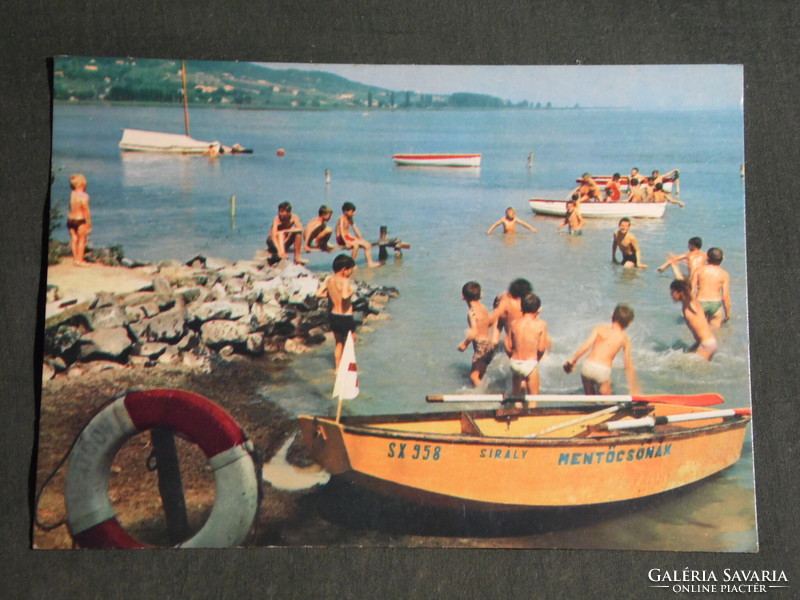Képeslap, Balaton, strand részlet gyerekekkel, sirály mentőcsónak