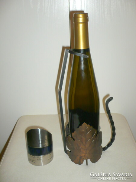 Kovácsolt vas bortartó, ajándékborhőmérővel