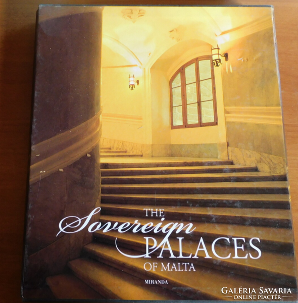 Maltese castles.- English album in a protective case