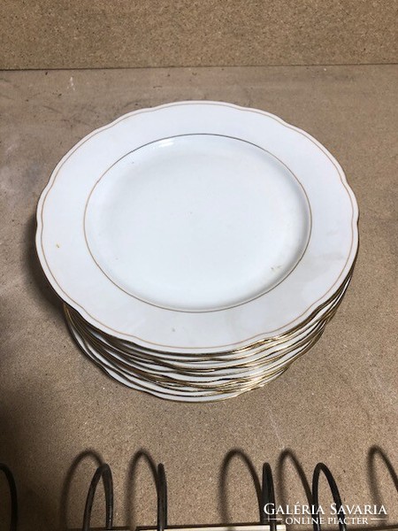 Csehszlovák porcelán lapos tányárok, 12 db, 22 cm-es. 2077