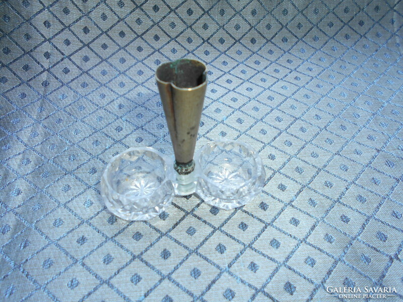 Antik lapokra  csiszolt üveg, réz fogvájó tartóval asztali  sótartó