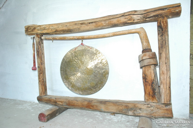 Gong, with stand.