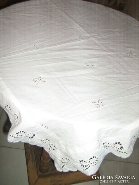 Beautiful white bow Madeira tablecloth