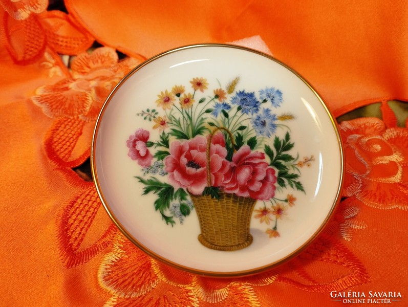 Kaiser porcelain flower pattern plate